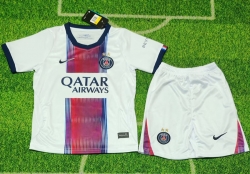 2627 Paris Away kids kit